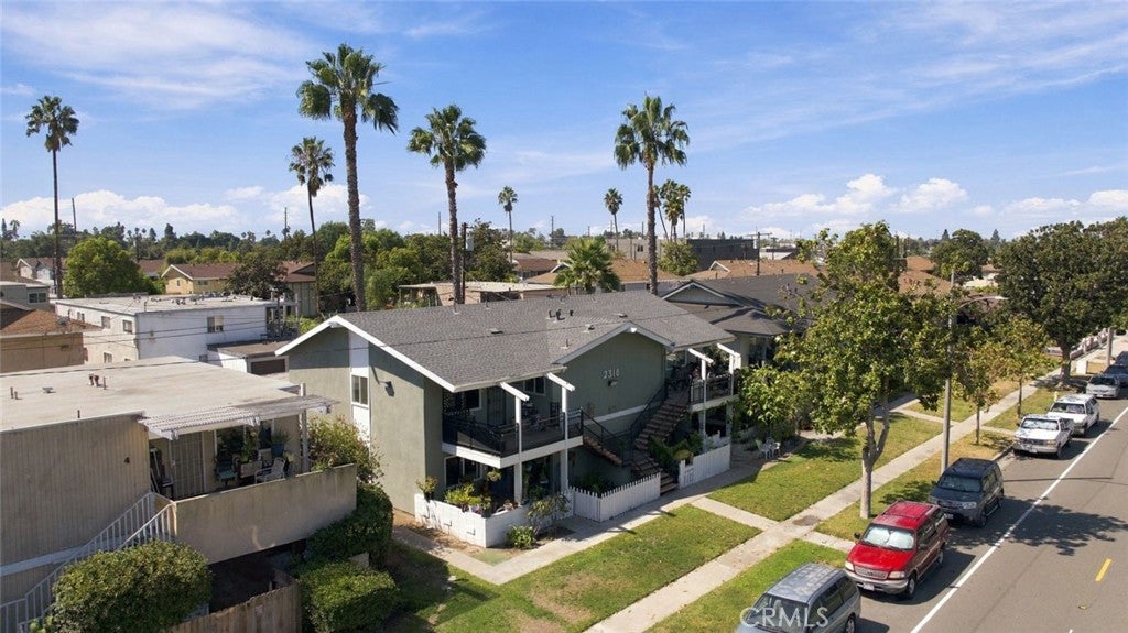 2318 W Greenacre