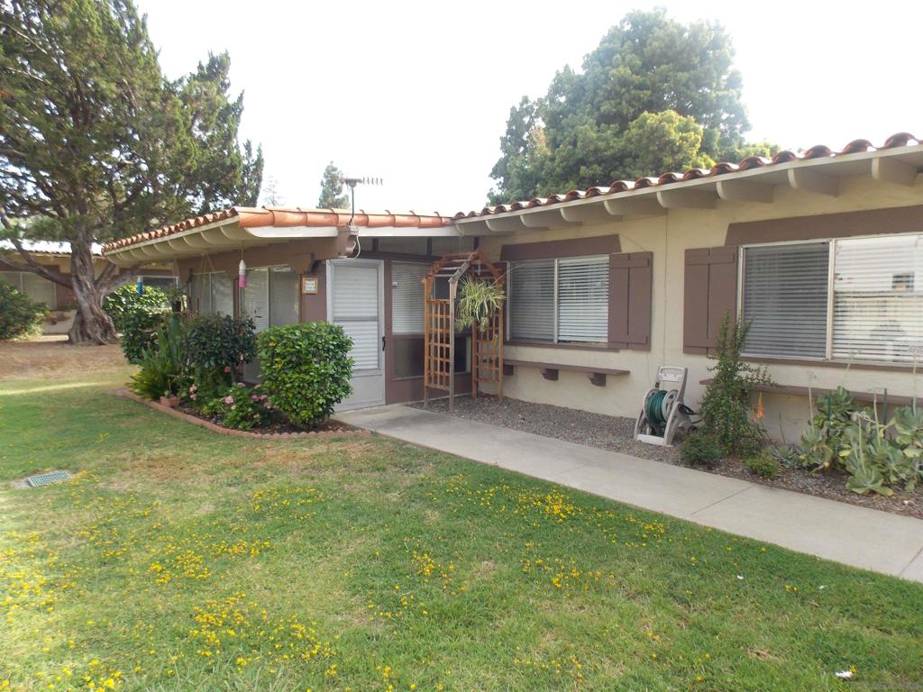 SENIOR COMMUNITY, MUST BE 55 YEARS OF AGE. Desirable location in quiet location facing green belt***Park-like setting***Clean unit available for fast move-in***Short walk to shops, bus, restaurants, club house. Note: Water currently paid, but at end of year tenant will pay Sub-Meter bill for the individual unit. Complex Features: ,,, View: Parklike Sewer: Sewer Connected