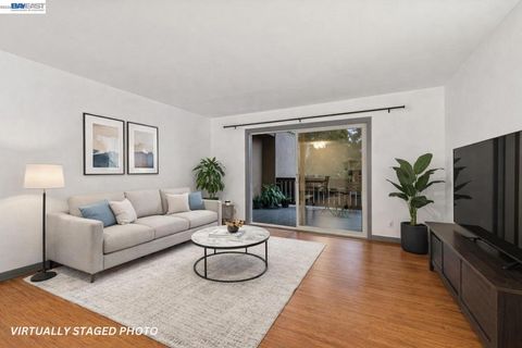 Photo of 1321 Webster St St #D116, Alameda, CA 94501 (MLS # 41129385)