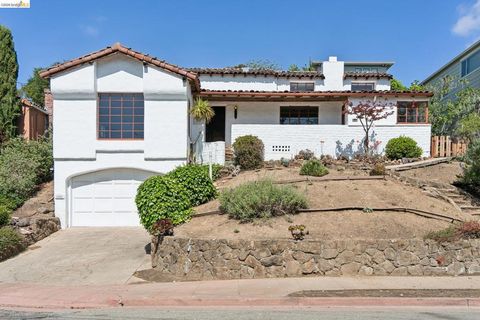 Photo of 340 Jerome Avenue Ave, Piedmont, CA 94610 (MLS # 41131501)