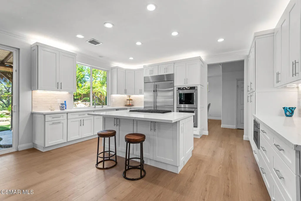 Simi Valley, California 93065, United States, 6 Bedrooms Bedrooms, ,6 BathroomsBathrooms,Residential,Active,138044