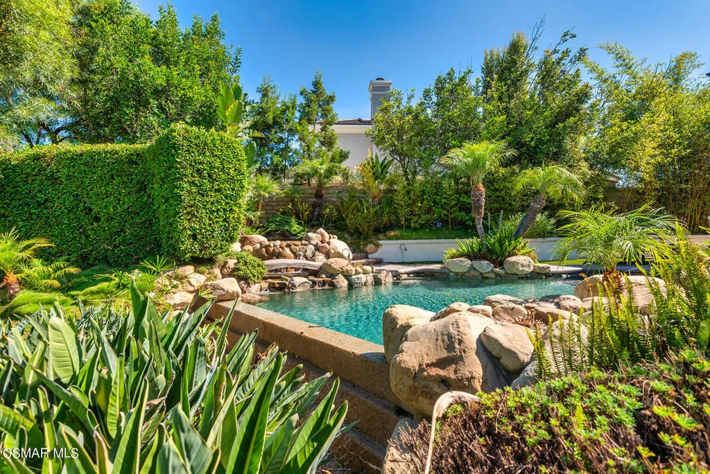 Simi Valley, California 93065, United States, 6 Bedrooms Bedrooms, ,6 BathroomsBathrooms,Residential,Active,138044