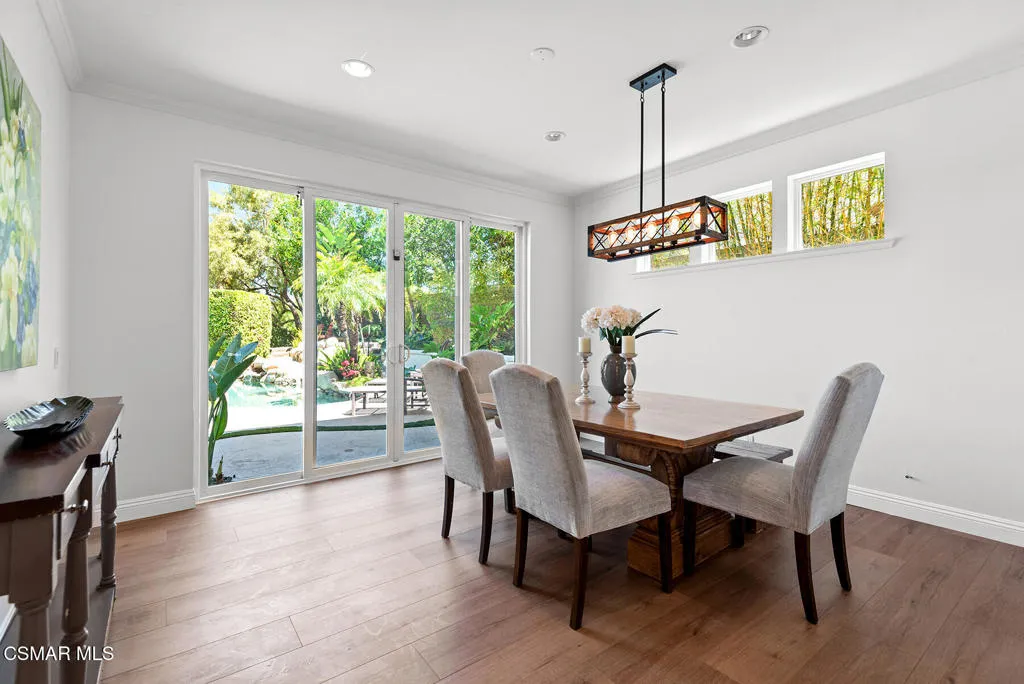 Simi Valley, California 93065, United States, 6 Bedrooms Bedrooms, ,6 BathroomsBathrooms,Residential,Active,138044