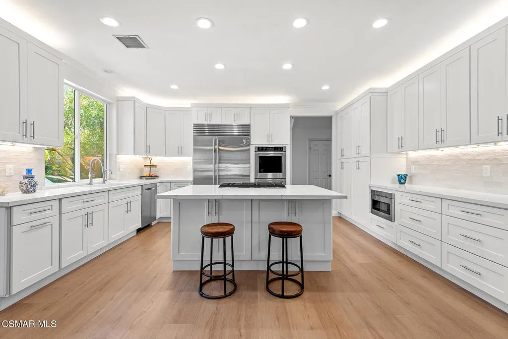 Simi Valley, California 93065, United States, 6 Bedrooms Bedrooms, ,6 BathroomsBathrooms,Residential,Active,138044