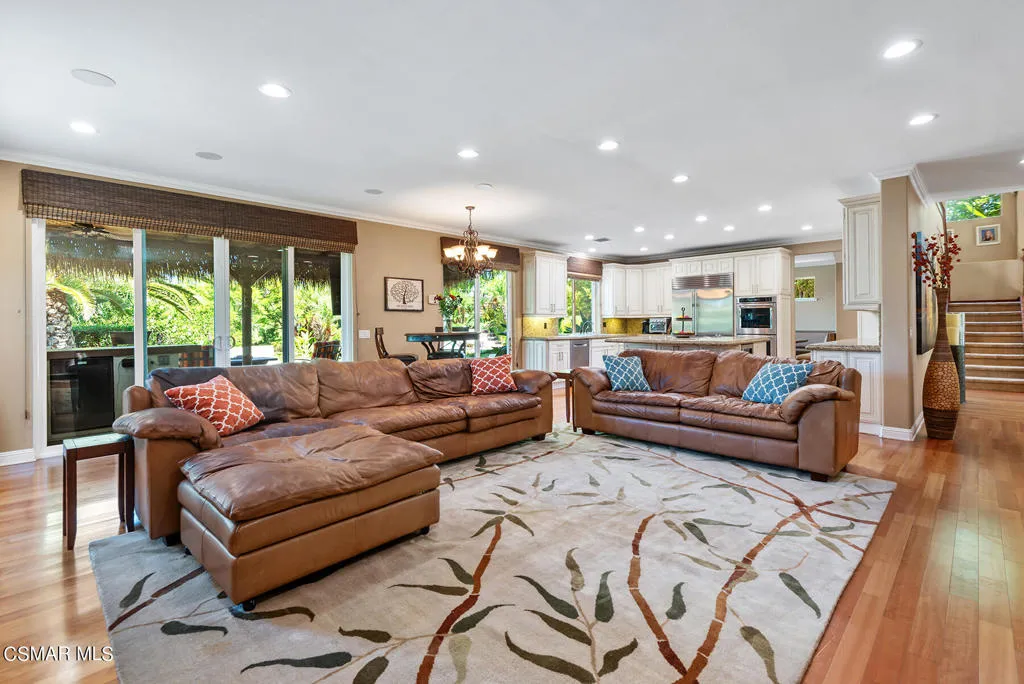 Simi Valley, California 93065, United States, 6 Bedrooms Bedrooms, ,6 BathroomsBathrooms,Residential,Active,138044