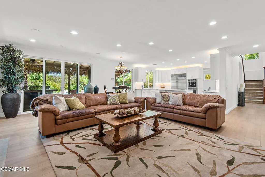 Simi Valley, California 93065, United States, 6 Bedrooms Bedrooms, ,6 BathroomsBathrooms,Residential,Active,138044