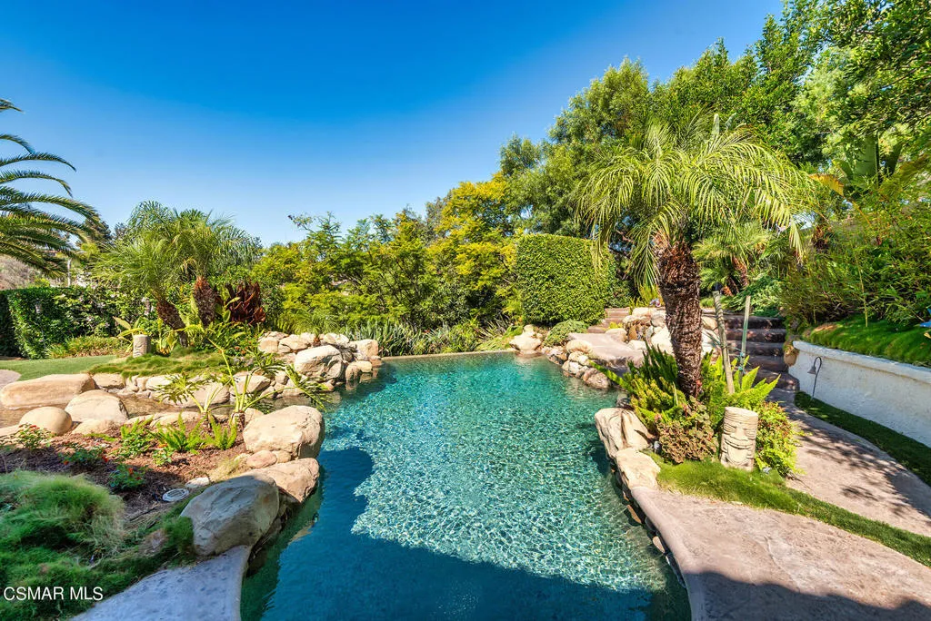 Simi Valley, California 93065, United States, 6 Bedrooms Bedrooms, ,6 BathroomsBathrooms,Residential,Active,138044