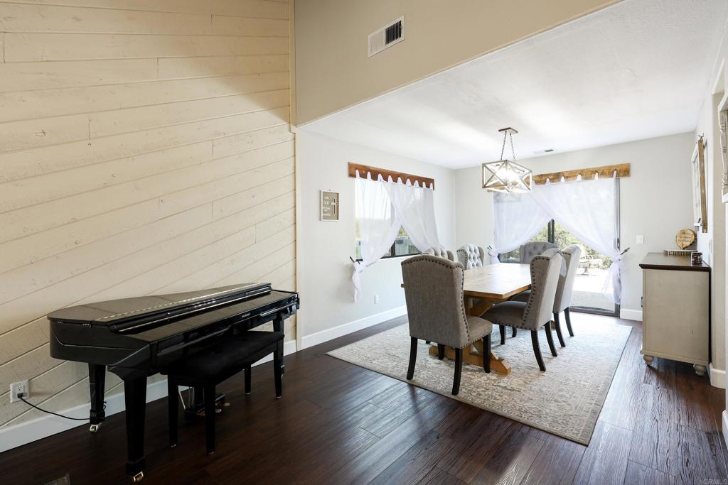 2129 Avenida Del Cielo