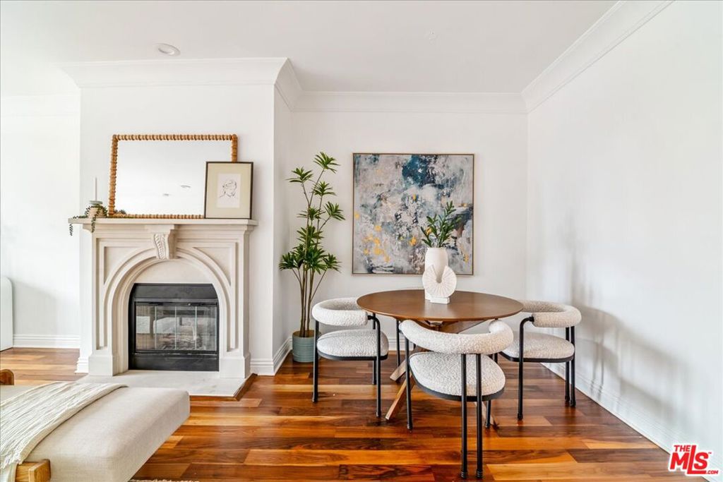 Properties 3 261 S Reeves Drive 304