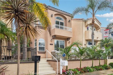 Photo of 526 12th St, Huntington Beach, CA 92648 (MLS # OC26002135)