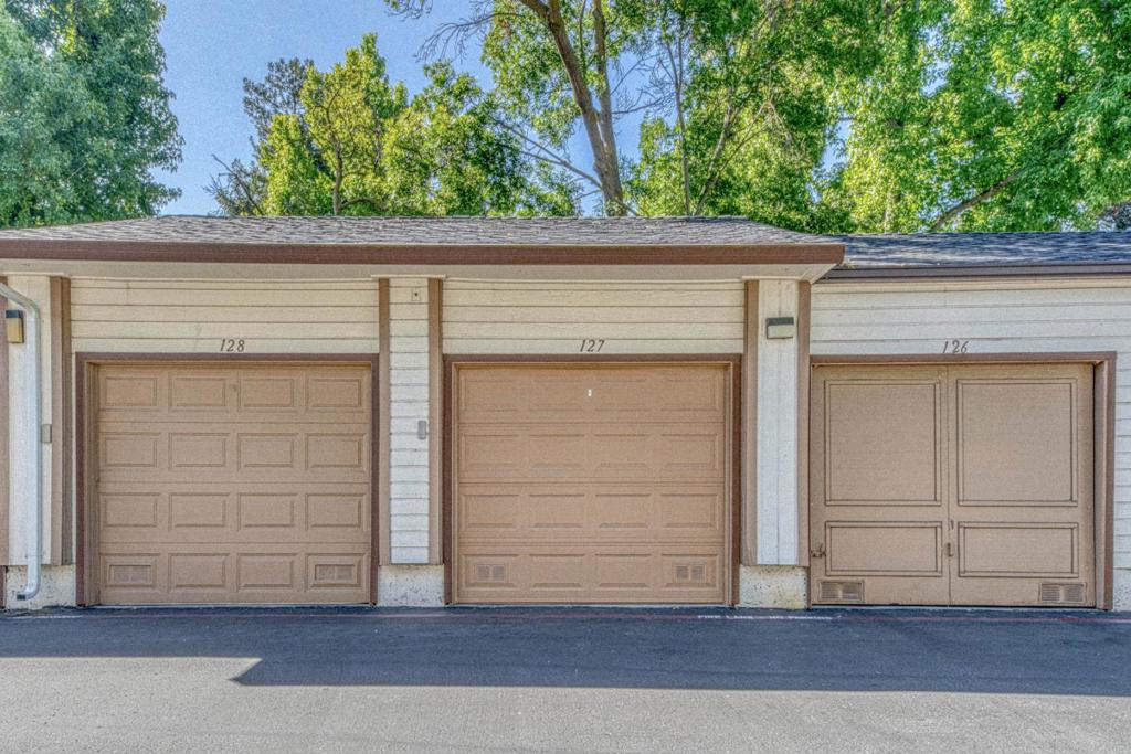 1538 Meadow Ridge Circle