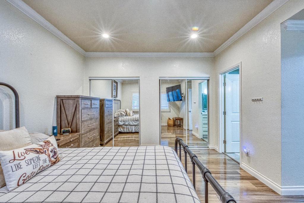 1538 Meadow Ridge Circle