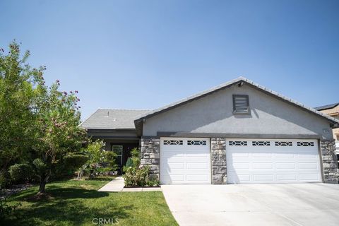 Photo of 13018 Camden Ln, Victorville, CA 92392 (MLS # HD26016853)
