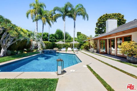 Photo of 1125 Napoli Drive, Pacific Palisades, CA 90272 (MLS # 26635863)