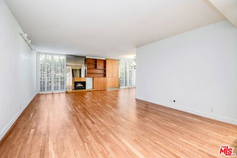 Photo of 211 S Spalding Drive #107N, Beverly Hills, CA 90212 (MLS # 26640917)