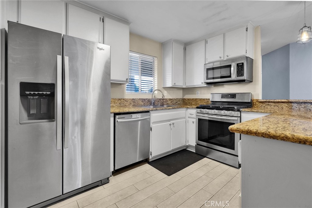 1200 Gaviota Avenue 114