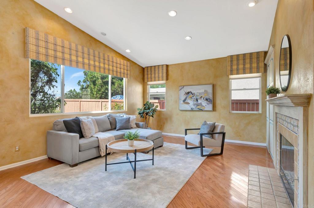 987 PALENCIA CT