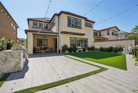 MLS: OC26122381