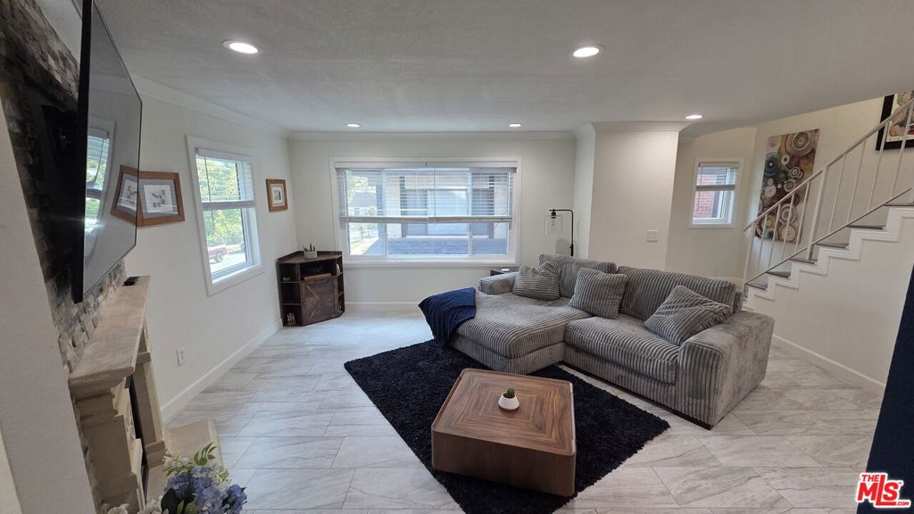 659 Alexander Street 5