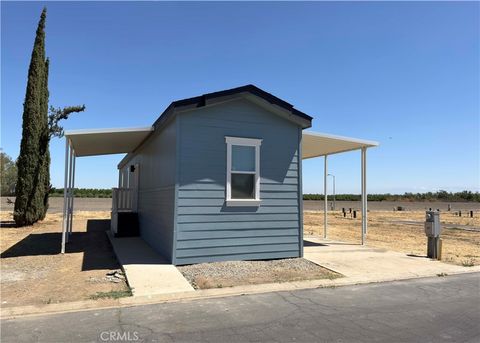 Photo of 782 N Park Drive #106, Pixley, CA 93256 (MLS # CV26127062)