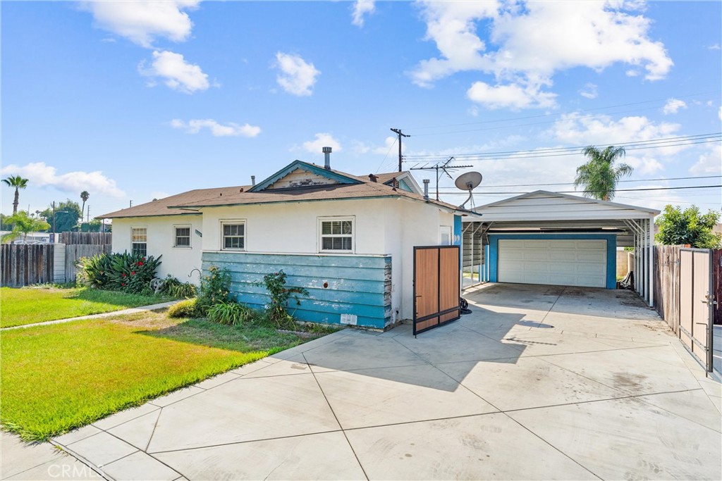 2000 Baja Ave