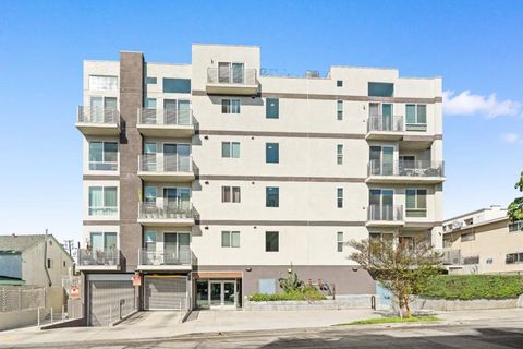 Photo of 1055 S Serrano Avenue #305, Los Angeles, CA 90006 (MLS # ML82041219)