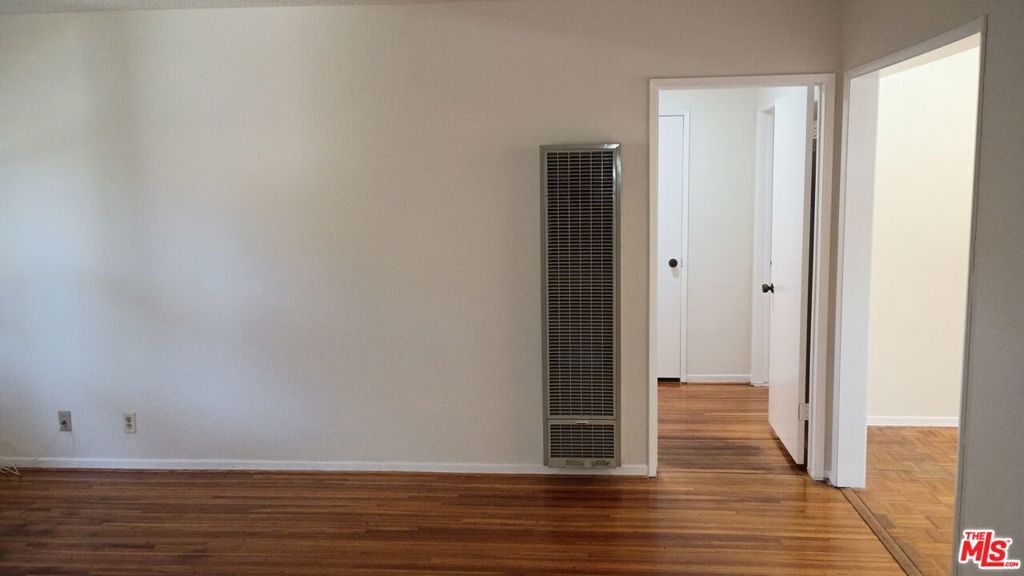 5832 Bowcroft Street 4