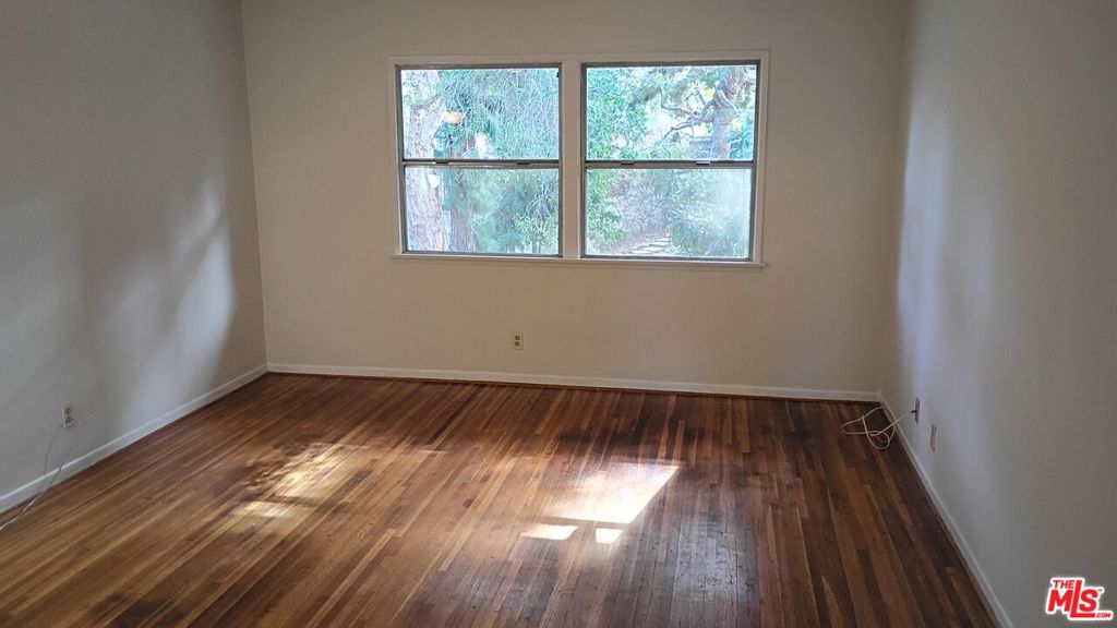 5832 Bowcroft Street 4