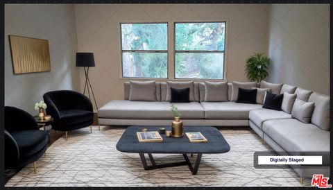 Photo of 5832 Bowcroft Street #4, Los Angeles, CA 90016 (MLS # 25625349)