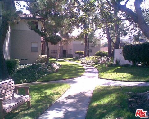 Photo of 5832 Bowcroft Street #4, Los Angeles, CA 90016 (MLS # 25625349)