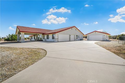 Photo of 9076 Shasta Rd, Phelan, CA 92371 (MLS # SR25246696) Photo of 9076 Shasta Rd, Phelan, CA 92371 (MLS # SR25246696)