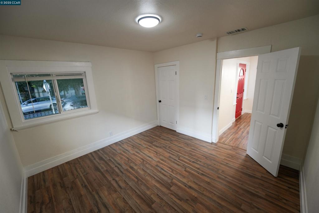 EAST OAKLAND - Residential