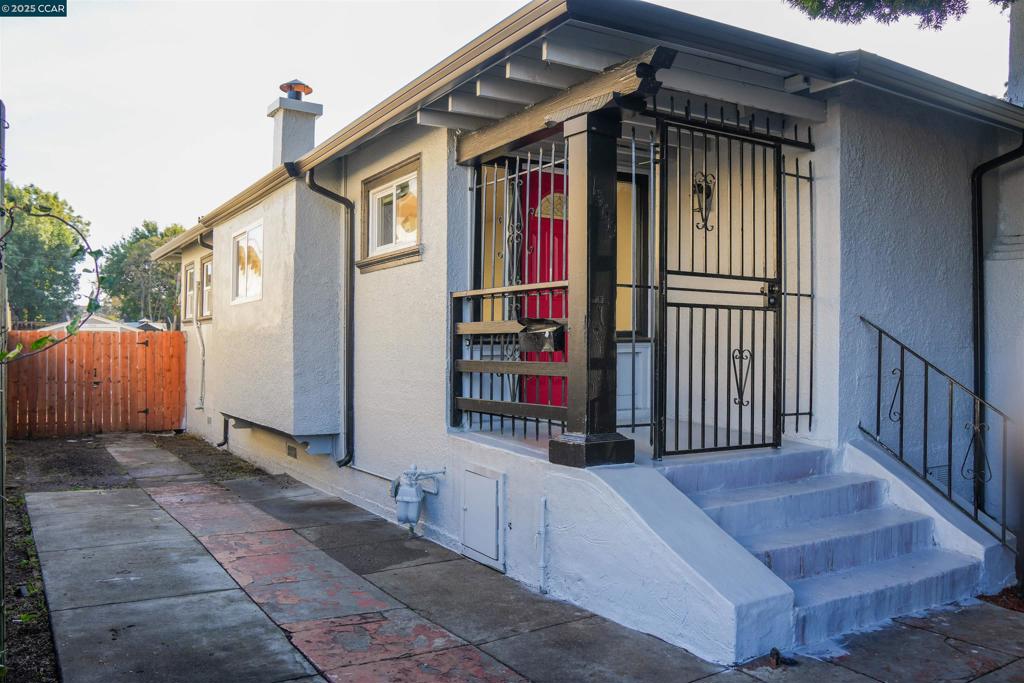 EAST OAKLAND - Residential