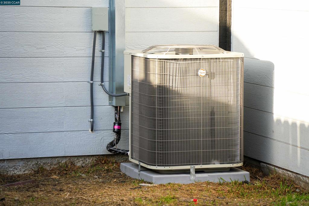 EAST OAKLAND - Residential