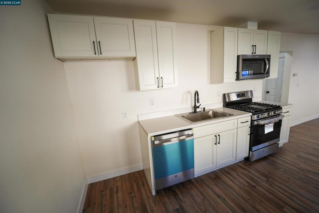 EAST OAKLAND - Residential