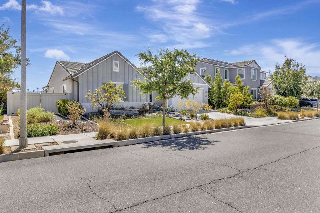 31633 Calle De Las Estrellas