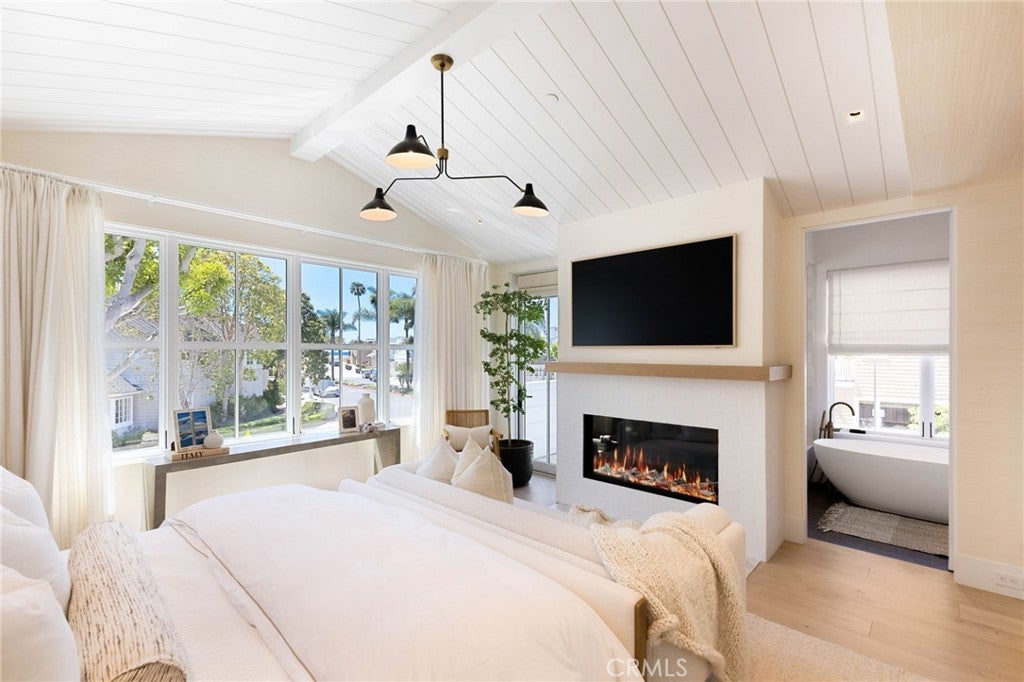 1416 E Balboa Boulevard, Newport Beach CA 92661 - Photo 16