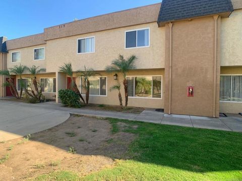 Photo of 315 S Mollison Ave Ave #2, El Cajon, CA 92020 (MLS # PTP2507552) Photo of 315 S Mollison Ave Ave #2, El Cajon, CA 92020 (MLS # PTP2507552)