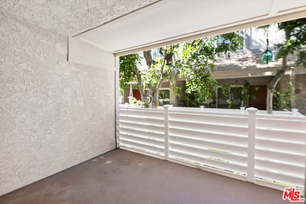 18333 Hatteras Street 77