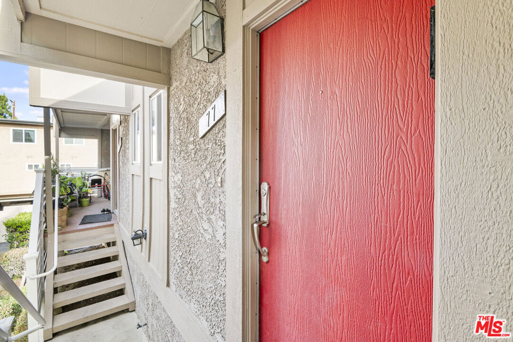 18333 Hatteras Street 77