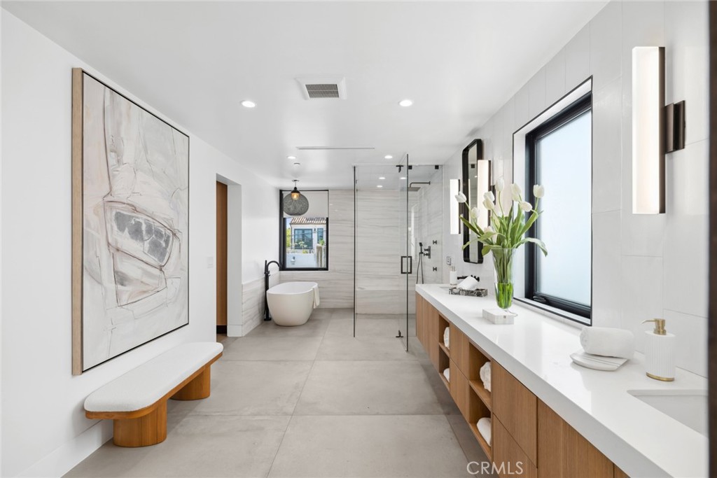Corona del Mar North of PCH (CNHW) - Residential Lease