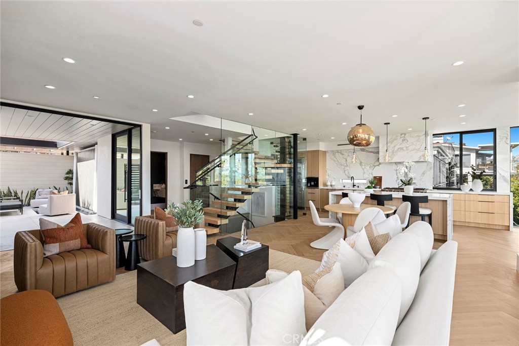 Corona del Mar North of PCH (CNHW) - Residential Lease