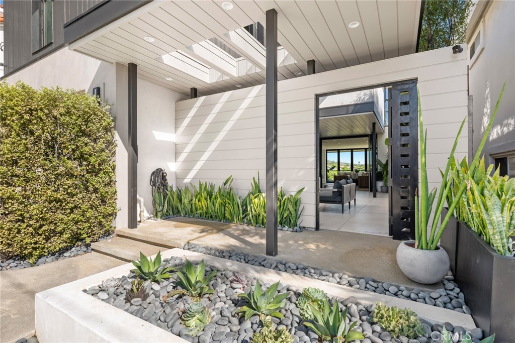 Corona del Mar North of PCH (CNHW) - Residential Lease