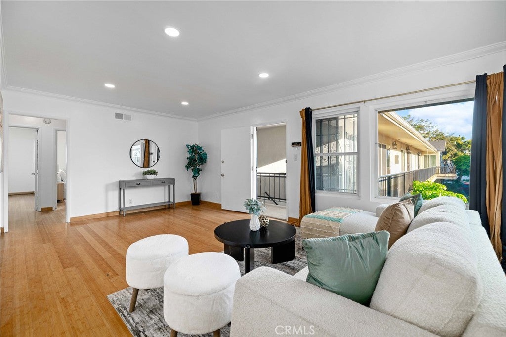 1227 E 1st ST 2F, Long Beach CA 90802