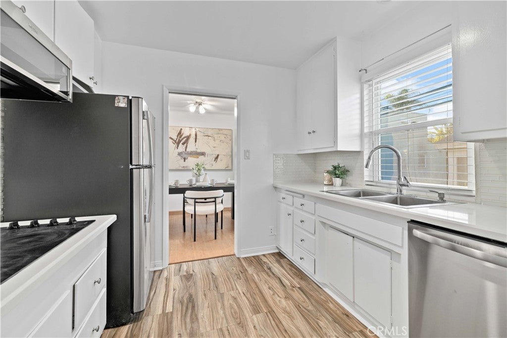 1227 E 1st 2F