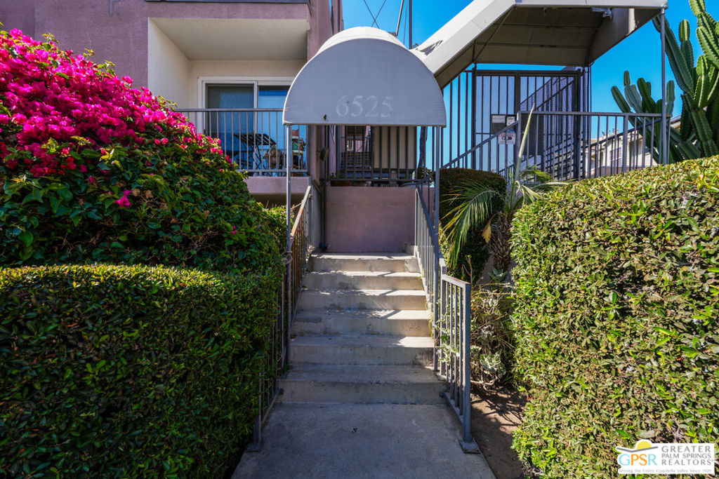 6525 La Mirada Avenue 114