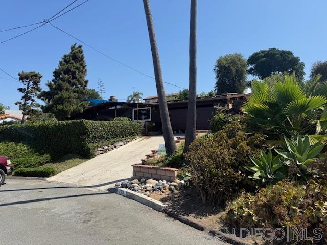 FHA or VA a buyers that want updating are Welcome to a 3-bedroom, 1 Storey home with family room, fireplace and 2 full baths. Also, double garage. Located near Sweetwater Reservoir a on quiet cul-de-sac with a view of the valley. 6-year new roof and soler panels, rented. 200 AM Breaker Box. Very nice family room.