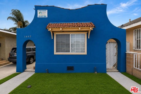 Photo of 1442 Alamitos Avenue, Long Beach, CA 90813 (MLS # 26862447)