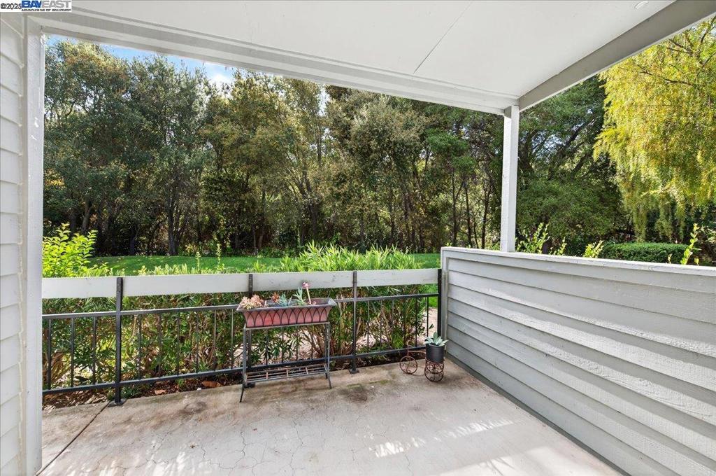 CANYON MEADOWS - Residential