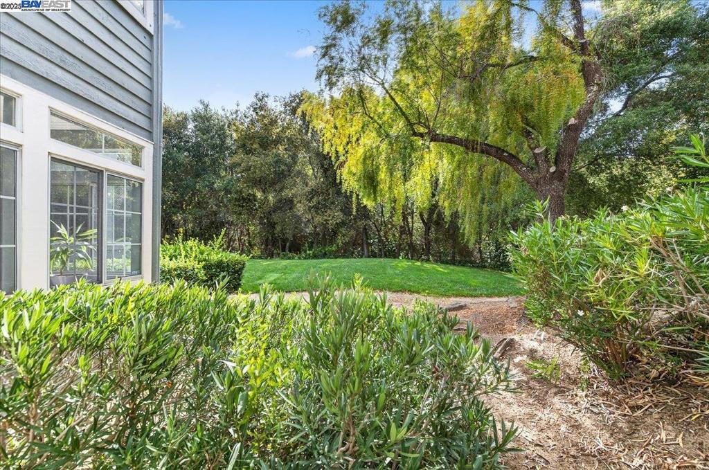 CANYON MEADOWS - Residential